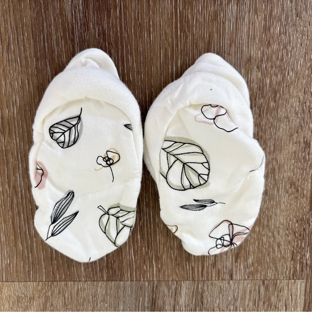 NWOT Goumi Kids Stay-on Bootie Set of 2 (Organic Cotton) Size: 3-6months